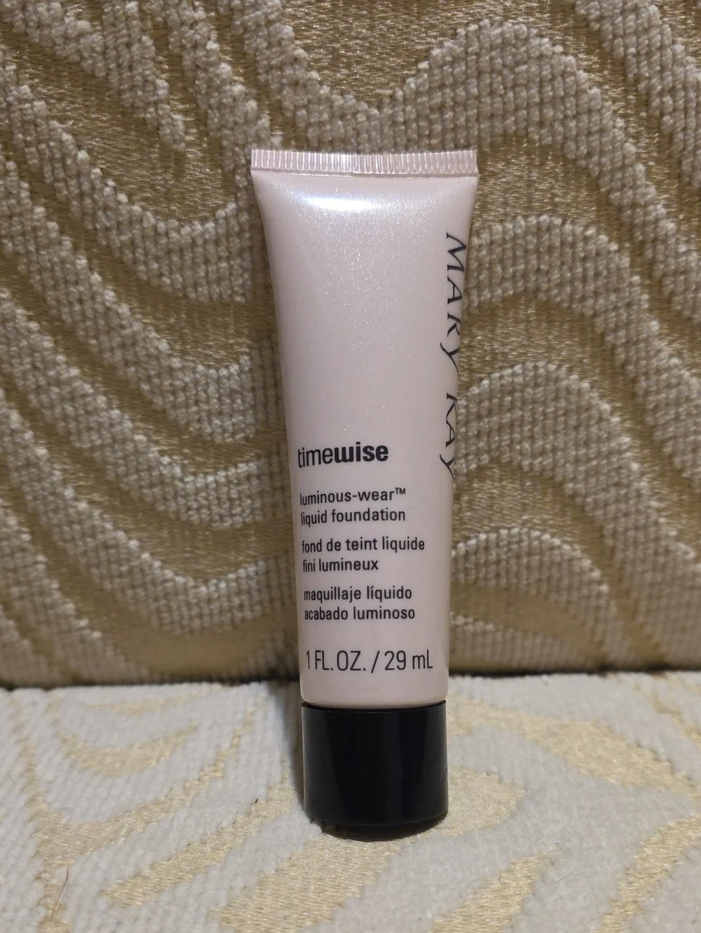 Mary Kay Timewise Luminous-wear Liquid Foundation Beige 1-For Normal To Dry Skin